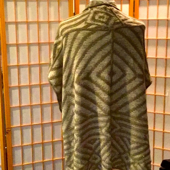 Calypso ,wrap /sweater , fits Small to Extra large , hardly worn . - Picture 7 of 10